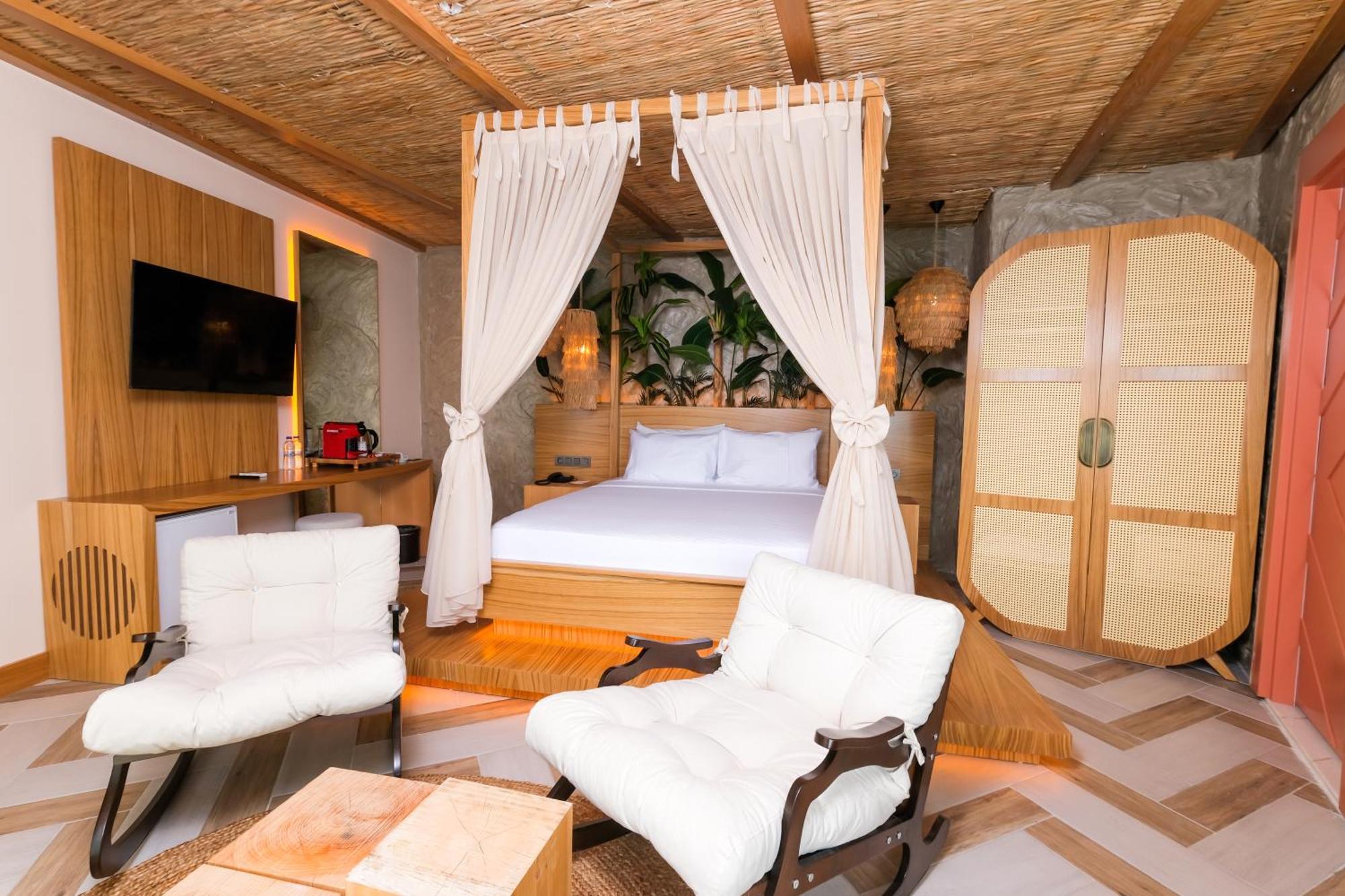 Bilem & Otel 4*